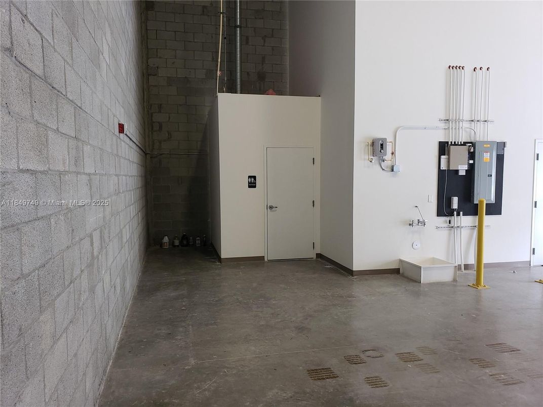 Elevator, Interior, Stone Walls