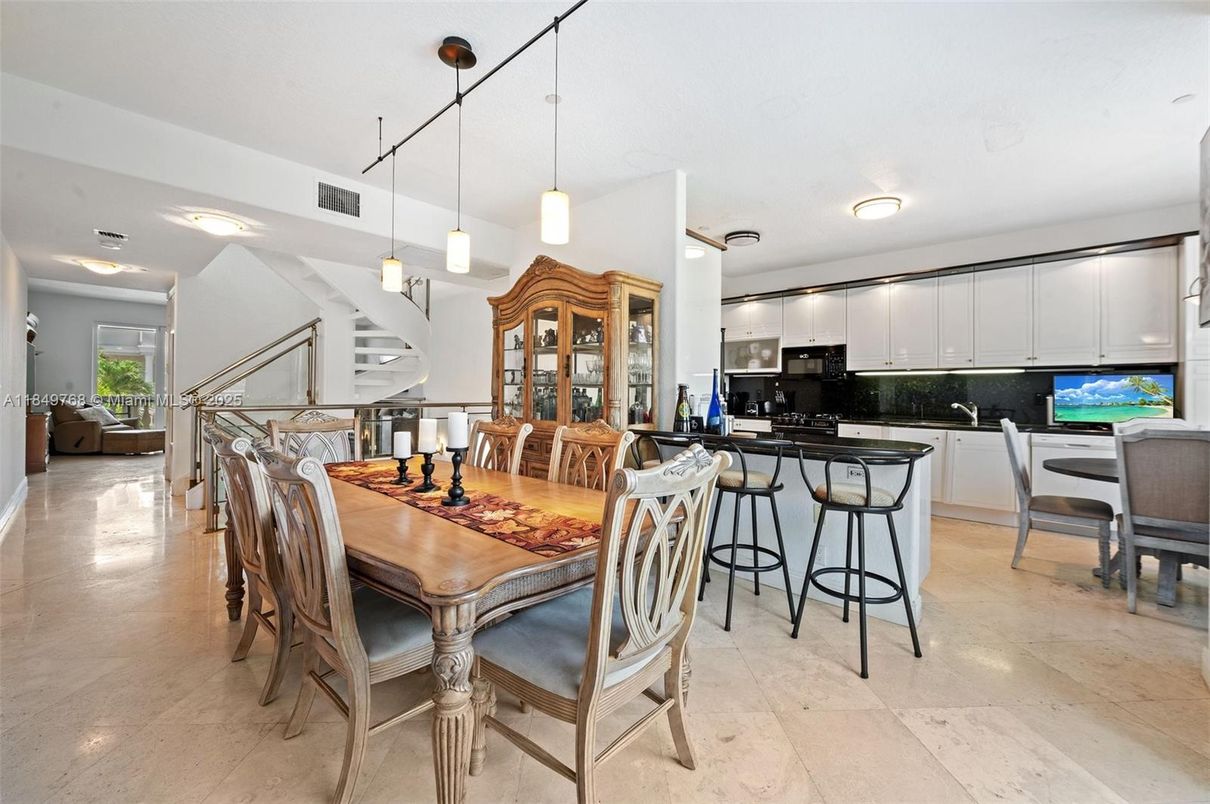 Dining room, Interior, Kitchen, Pendant Lights