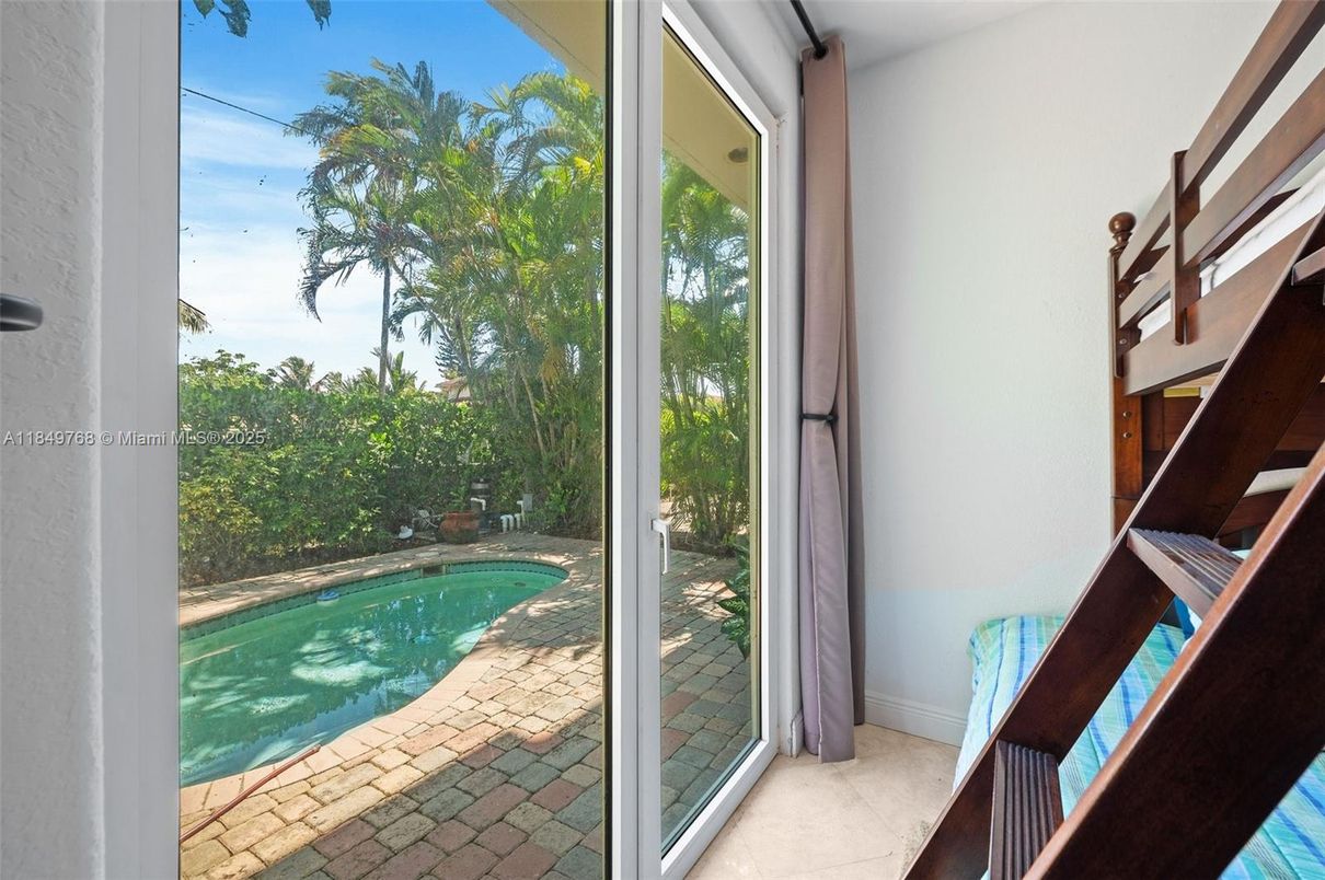Interior, Pool, Sun Room