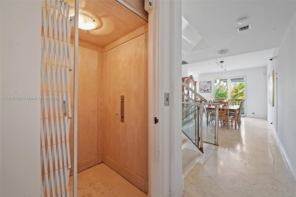 Dining room, Elevator, Interior, Pendant Lights, Wooden Ceilings, Wooden Walls