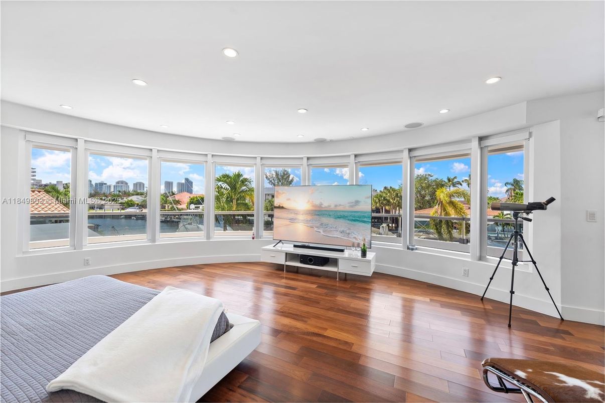 Bedroom, Interior, Recessed Lighting, Water, Wood Texture Flooring