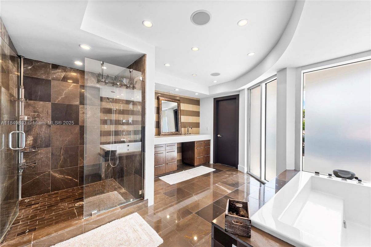Dining room, Interior, Living room, Recessed Lighting, Water