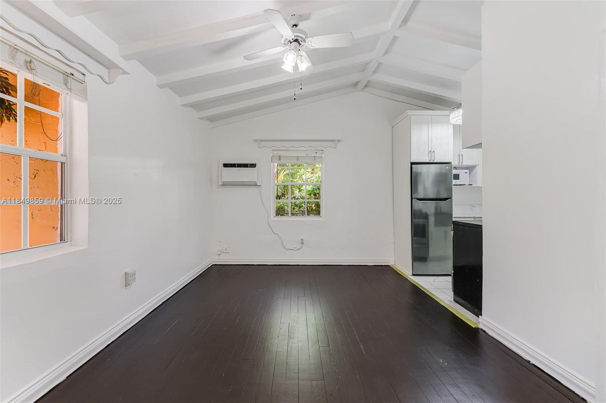 Empty room, Interior, Kitchen, Wood Texture Flooring