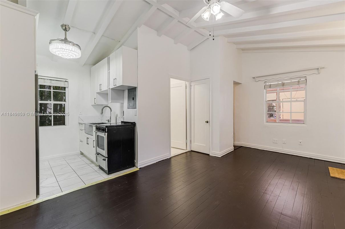 Chandelier, Interior, Kitchen, Wood Texture Flooring