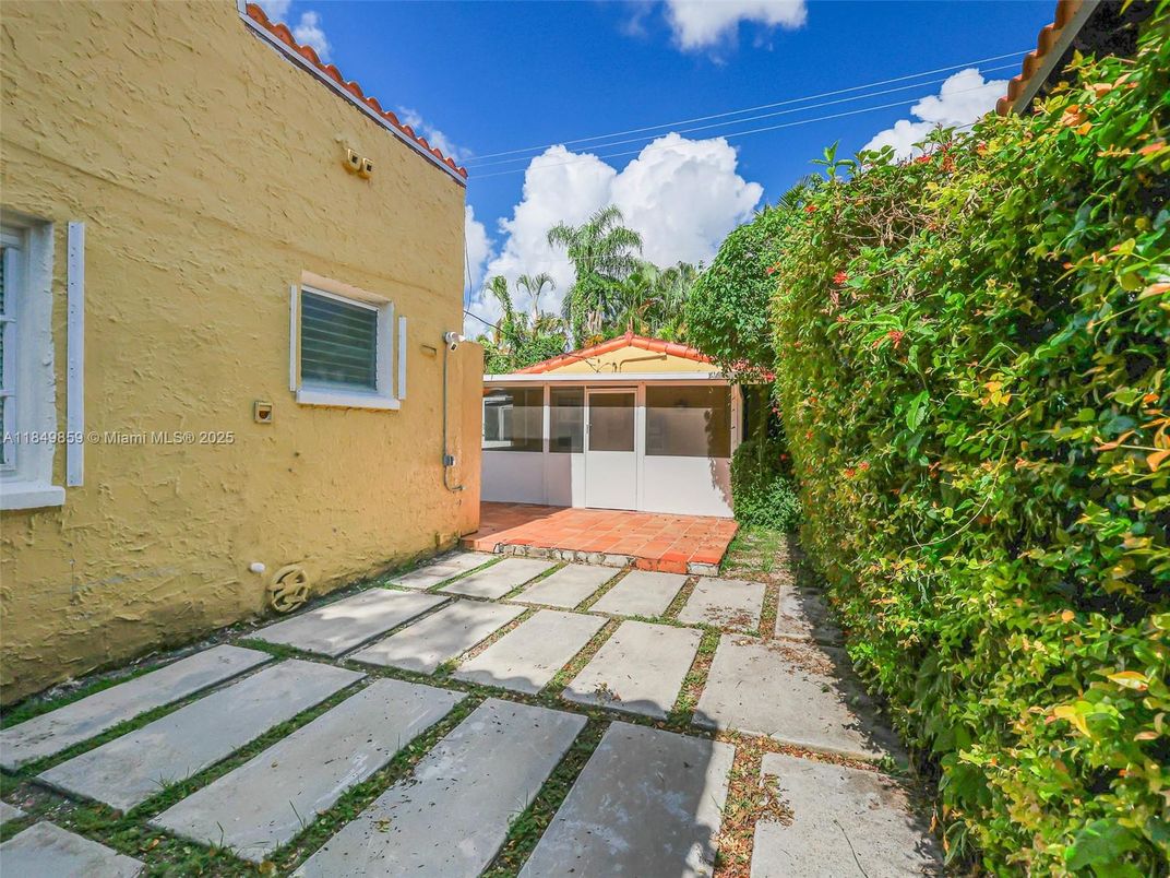 Backyard, Exterior