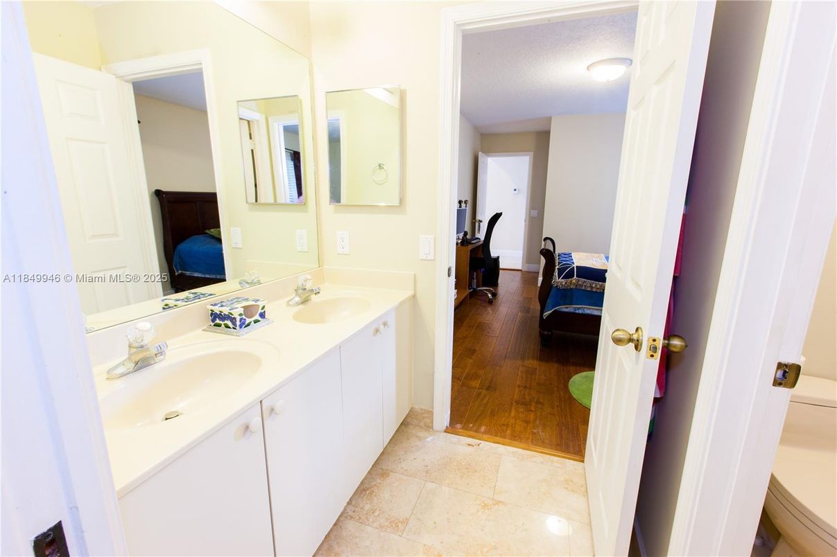 Bathroom, Dual Sink Vanities, Interior, Wood Texture Flooring