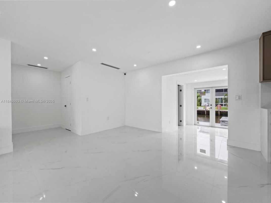 Empty room, Interior, Marble, Recessed Lighting