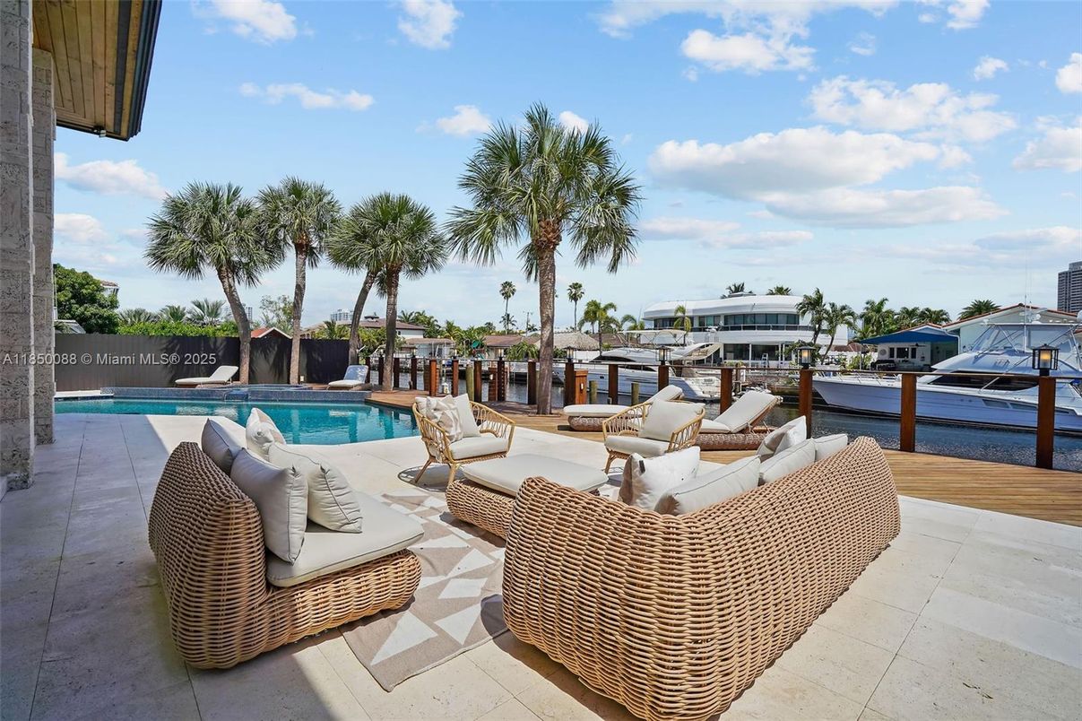 Exterior, Pool, Water