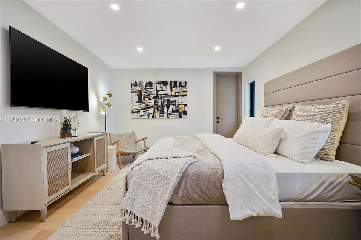 Bedroom, Interior, Recessed Lighting, Wood Texture Flooring