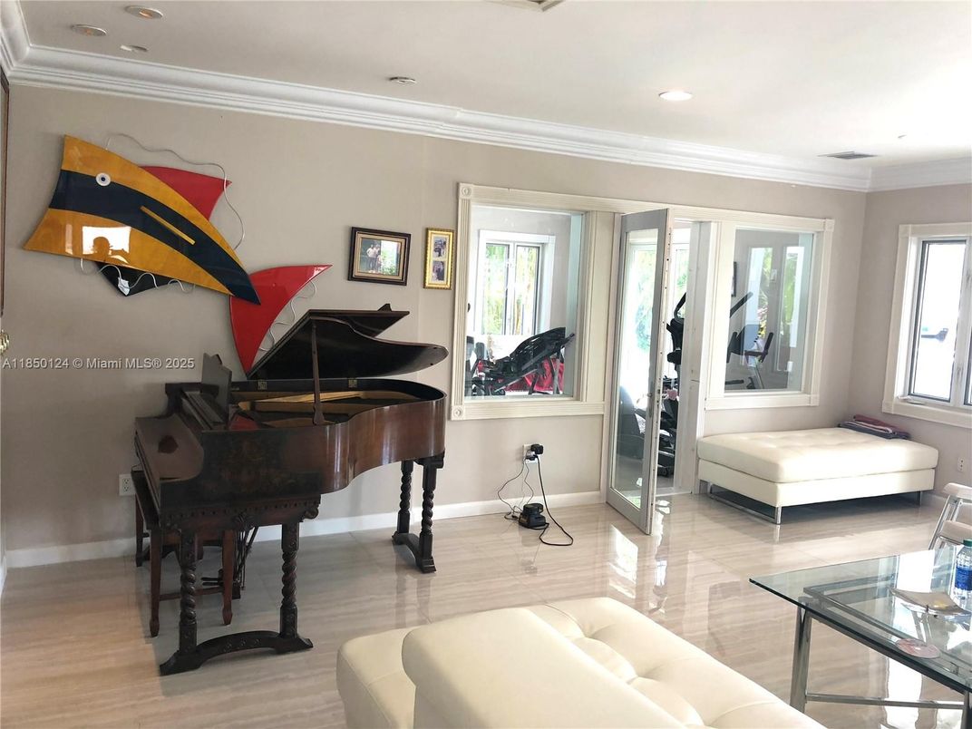Interior, Living room, Piano, Recessed Lighting, Wood Texture Flooring