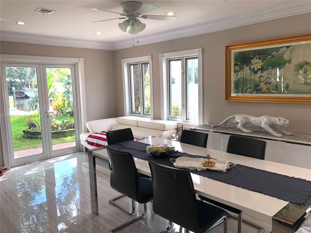 Dining room, Interior, Living room, Recessed Lighting