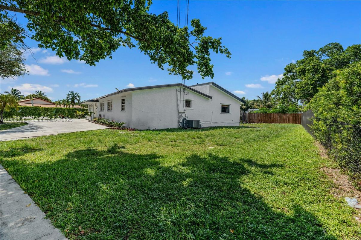 Backyard, Exterior