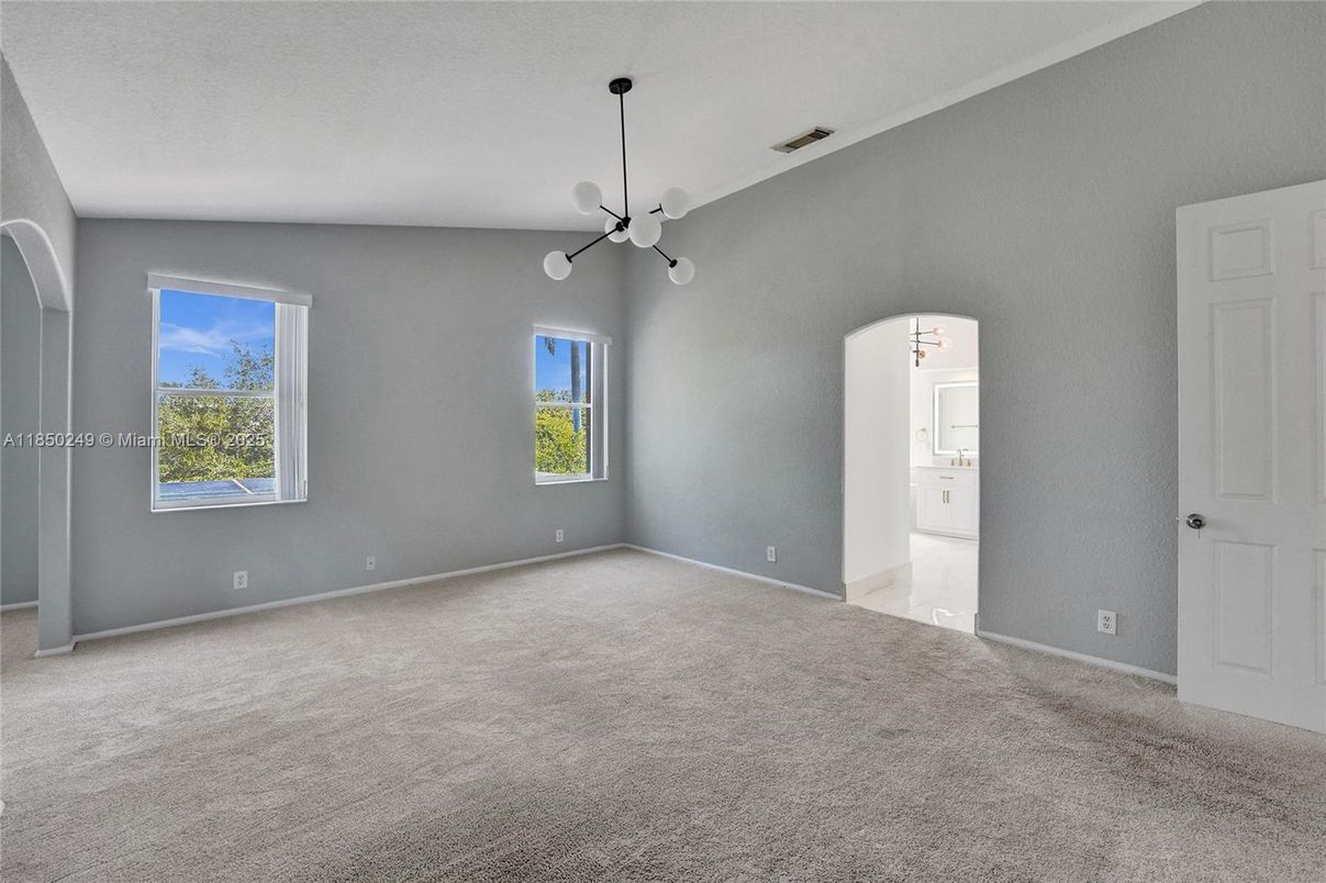 Empty room, Interior, Pendant Lights