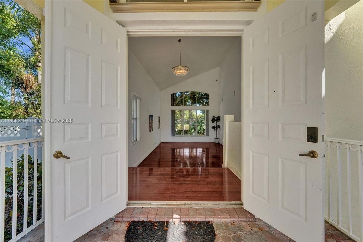 Interior, Pendant Lights, Wood Texture Flooring