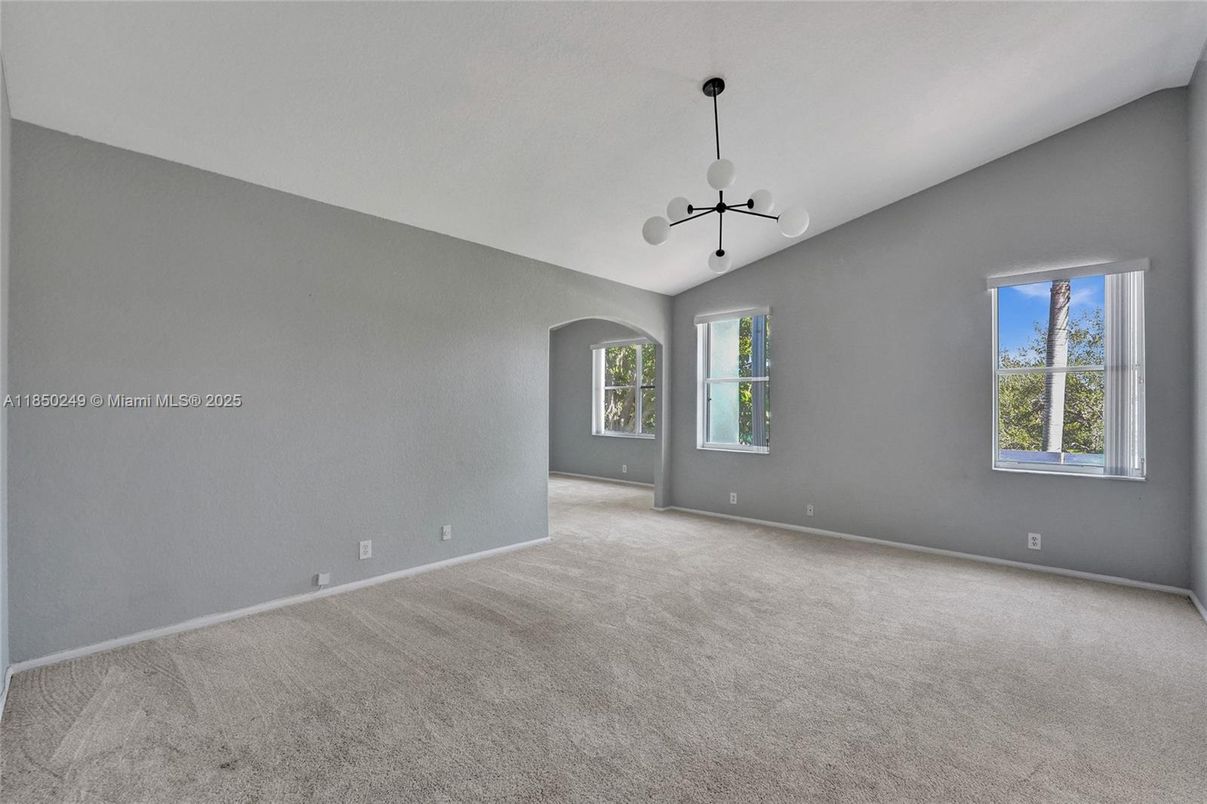 Empty room, Interior, Pendant Lights