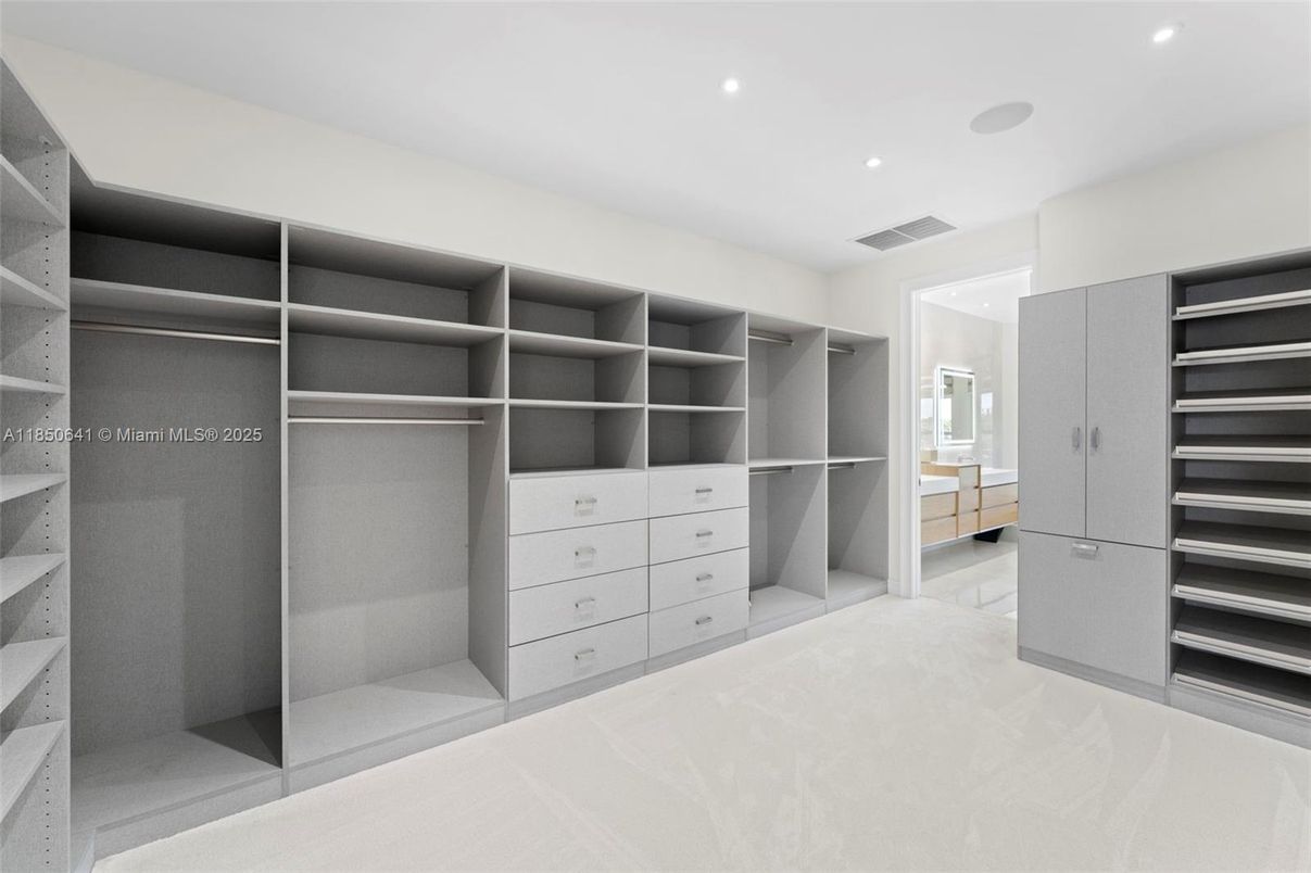 Interior, Recessed Lighting, Walk-in Closets