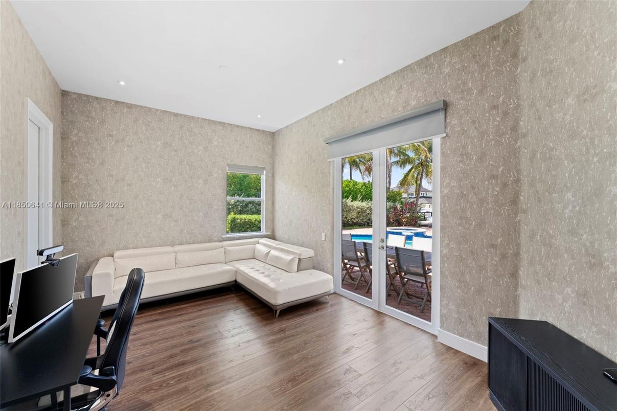 Home Office, Interior, Recessed Lighting, Wood Texture Flooring