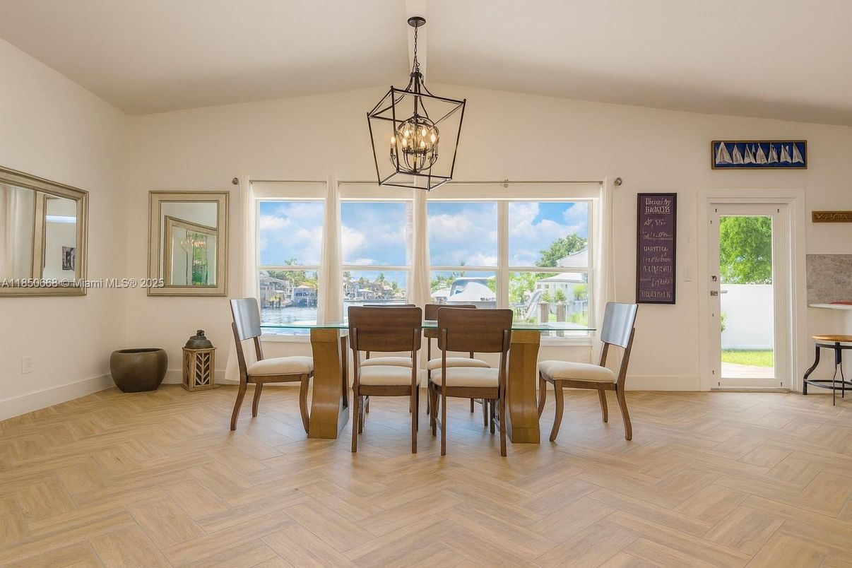 Chandelier, Dining room, Interior, Pendant Lights, Water, Wood Texture Flooring