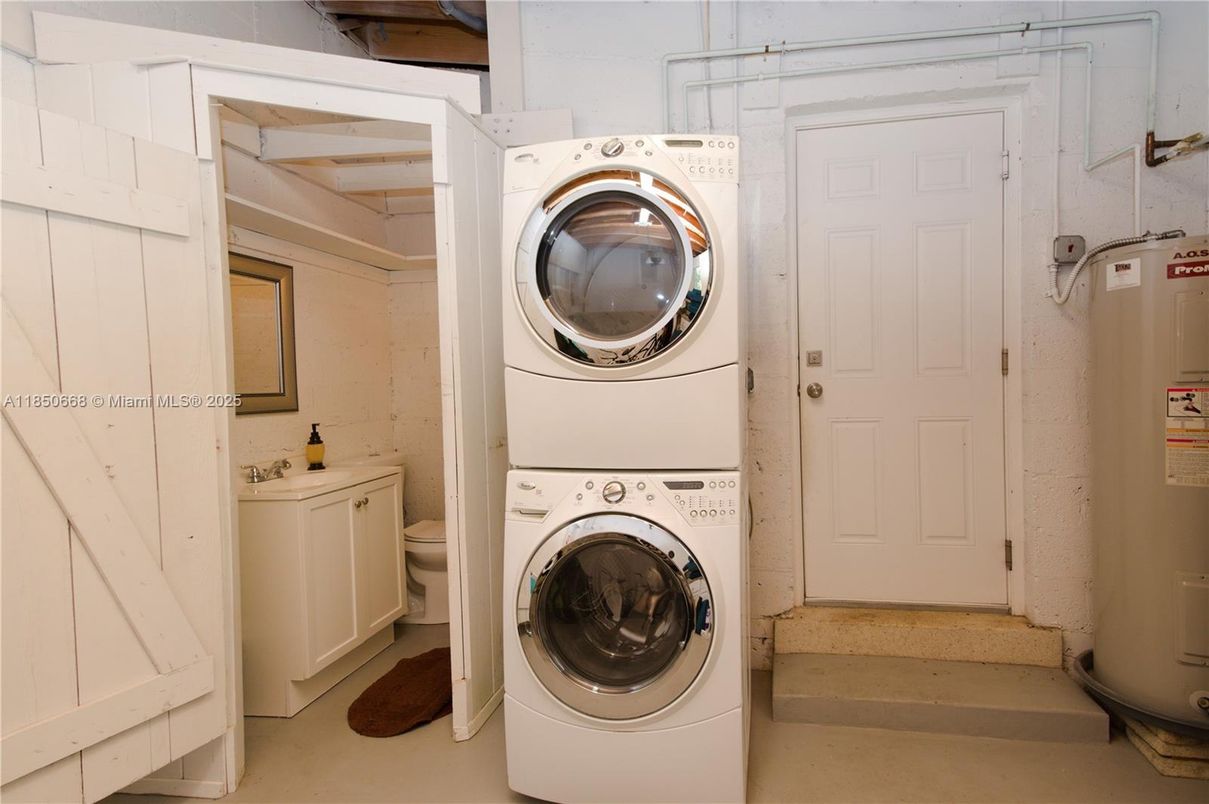 Interior, Utility Closets, Washer