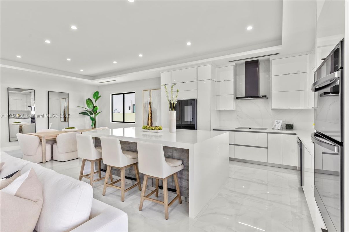 Dining room, Interior, Kitchen, Marble, Recessed Lighting, Stainless Steel Appliances