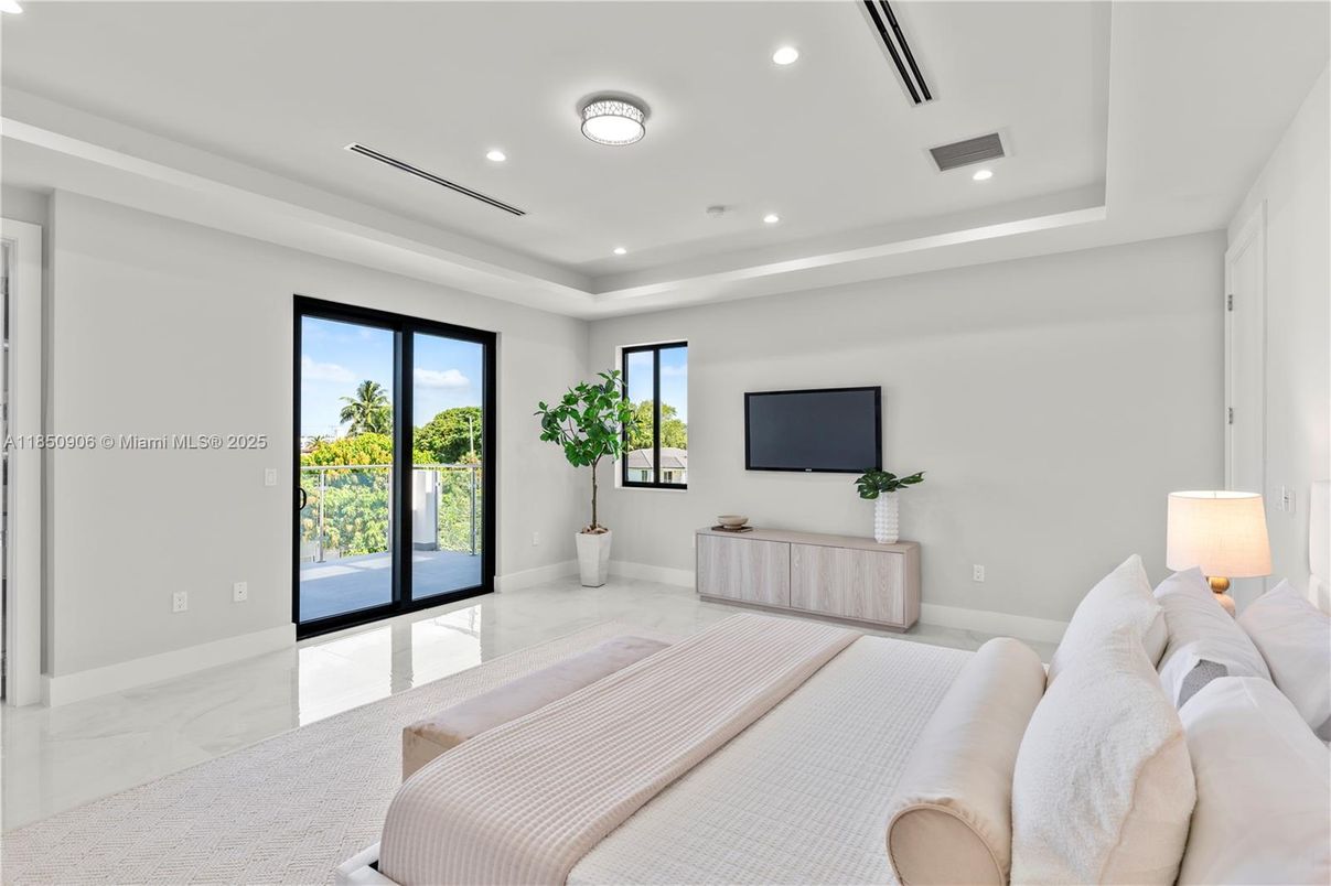 Bedroom, Interior, Marble, Recessed Lighting