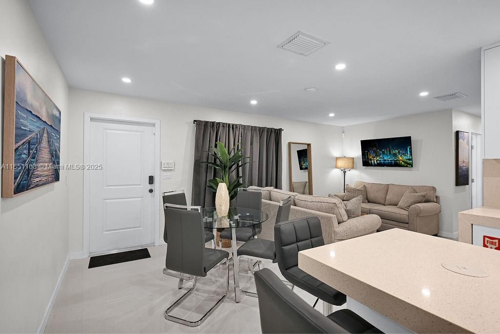Dining room, Interior, Living room, Recessed Lighting