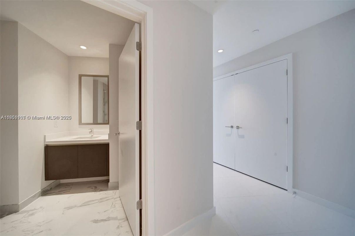 Bathroom, Interior, Marble, Recessed Lighting