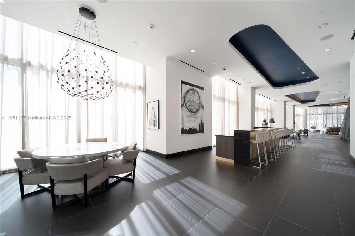 Dining room, Interior, Pendant Lights, Recessed Lighting