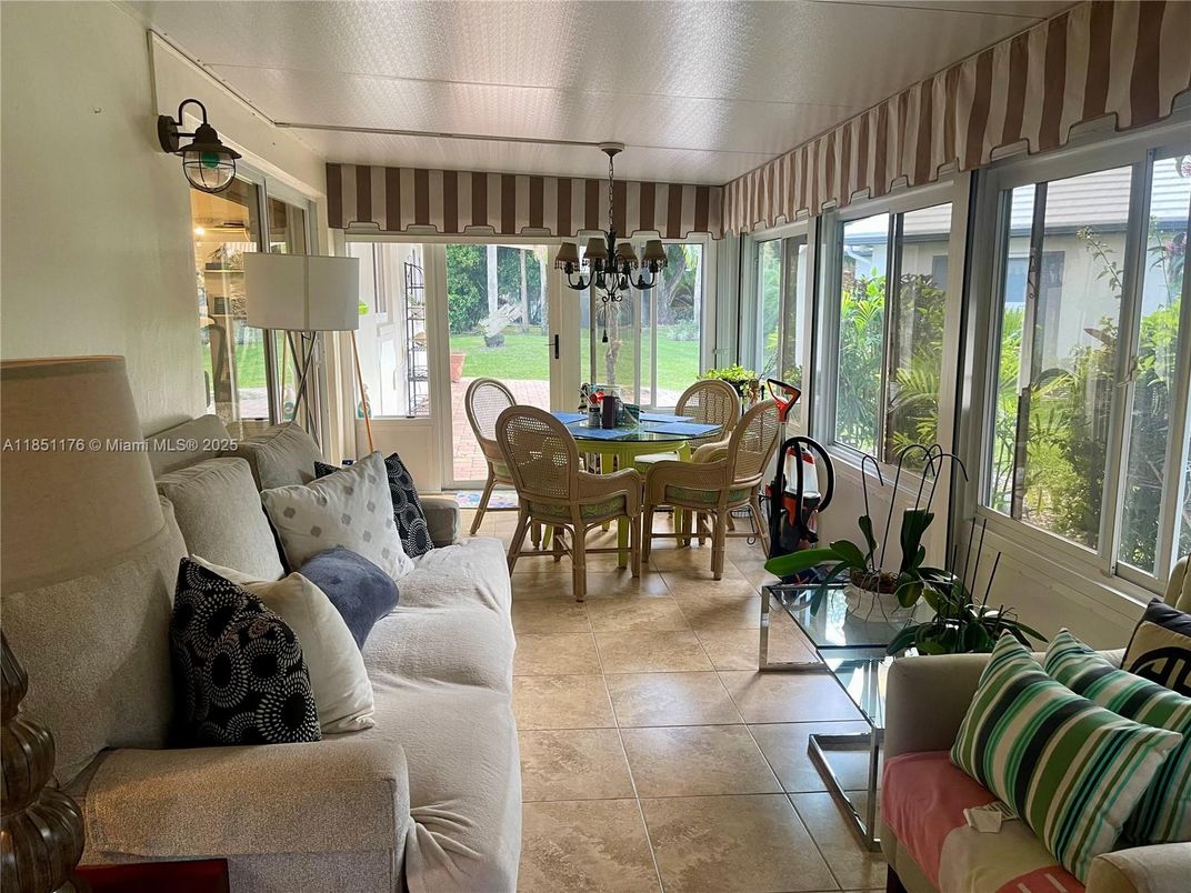 Dining room, Interior, Living room, Sun Room