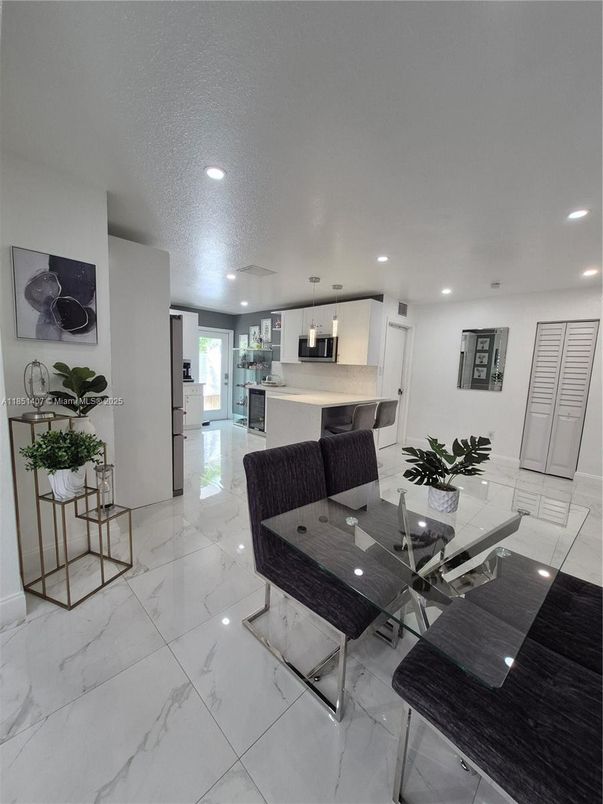 Dining room, Interior, Kitchen, Living room, Marble, Pendant Lights, Recessed Lighting
