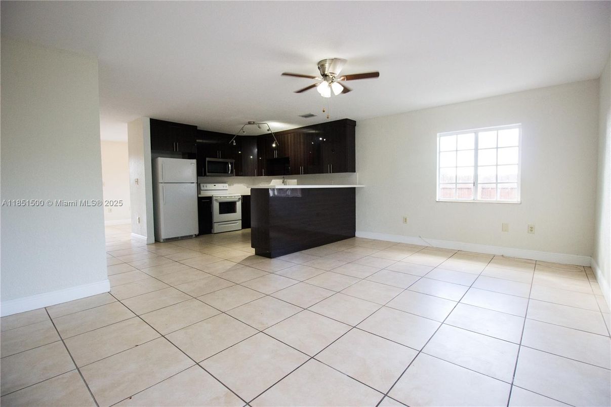 Empty room, Interior, Kitchen