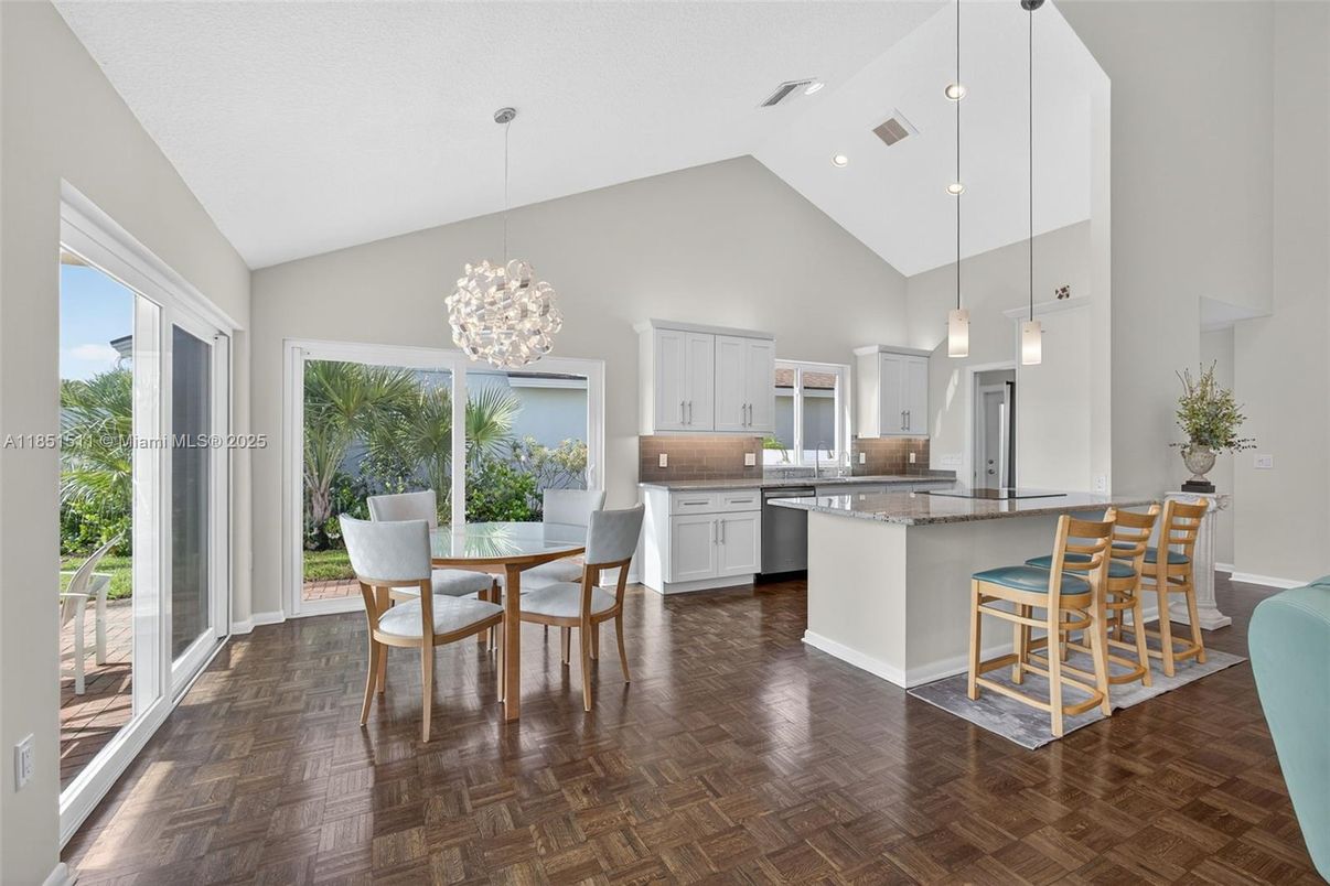 Dining room, Interior, Kitchen, Pendant Lights, Recessed Lighting, Wood Texture Flooring