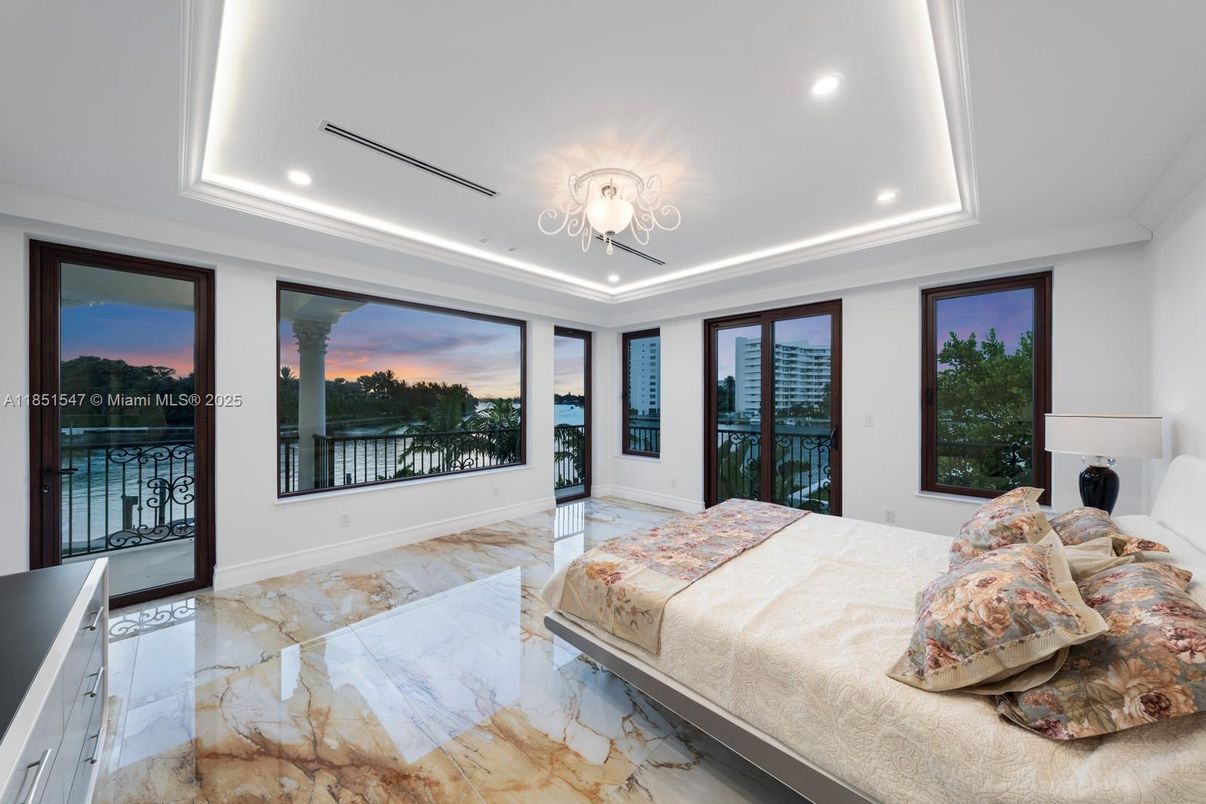 Bedroom, Interior, Marble, Recessed Lighting, Water