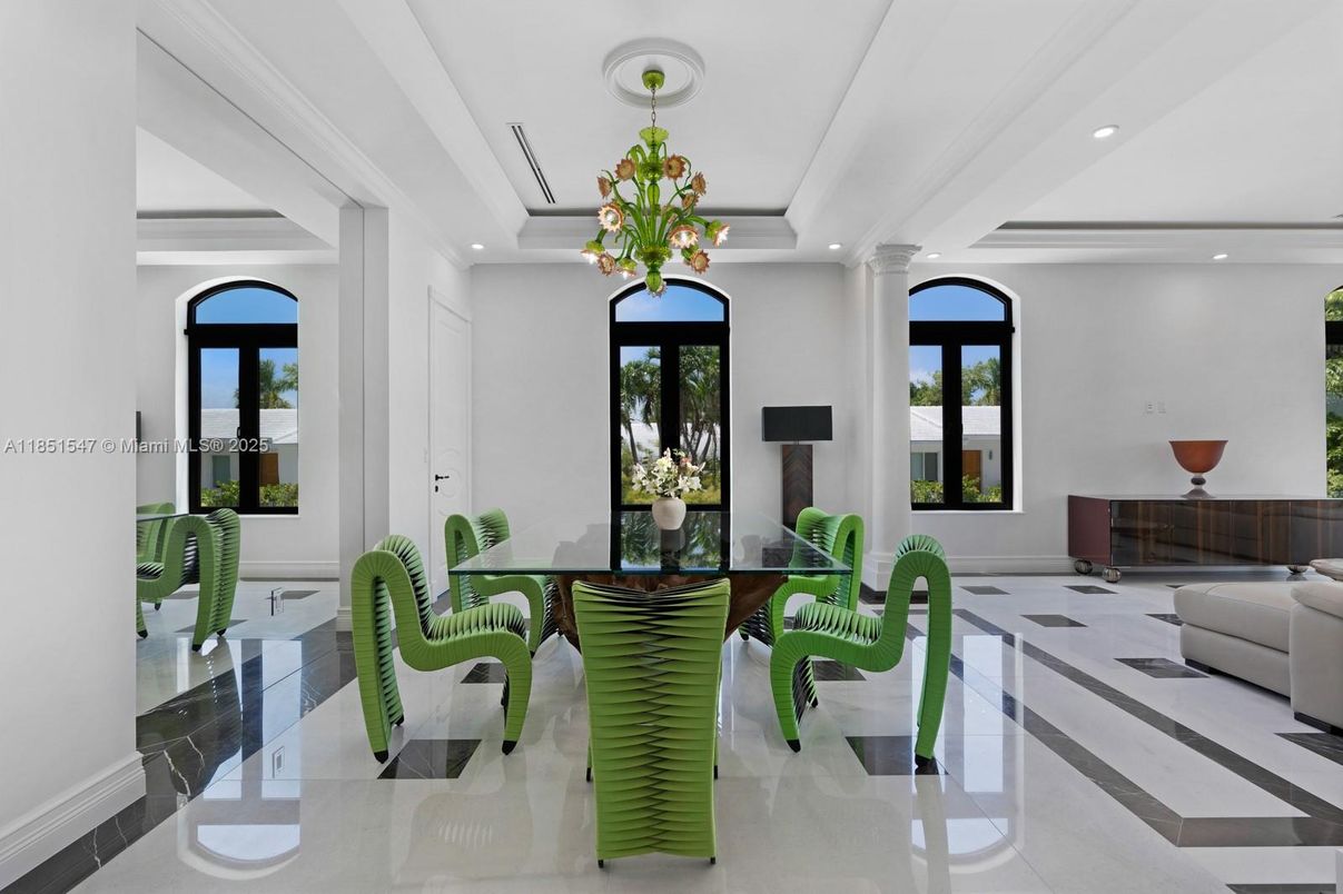 Dining room, Interior, Recessed Lighting