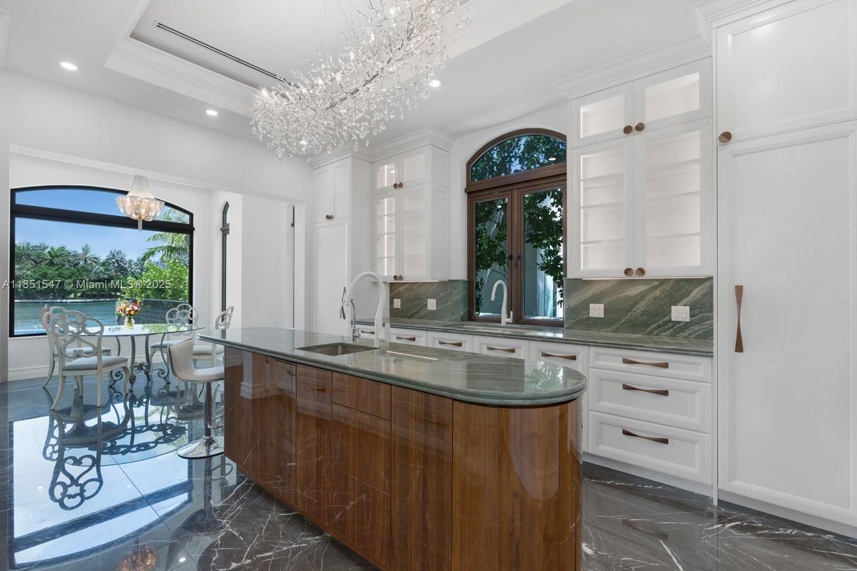Chandelier, Dining room, Interior, Marble, Pendant Lights, Recessed Lighting, Water