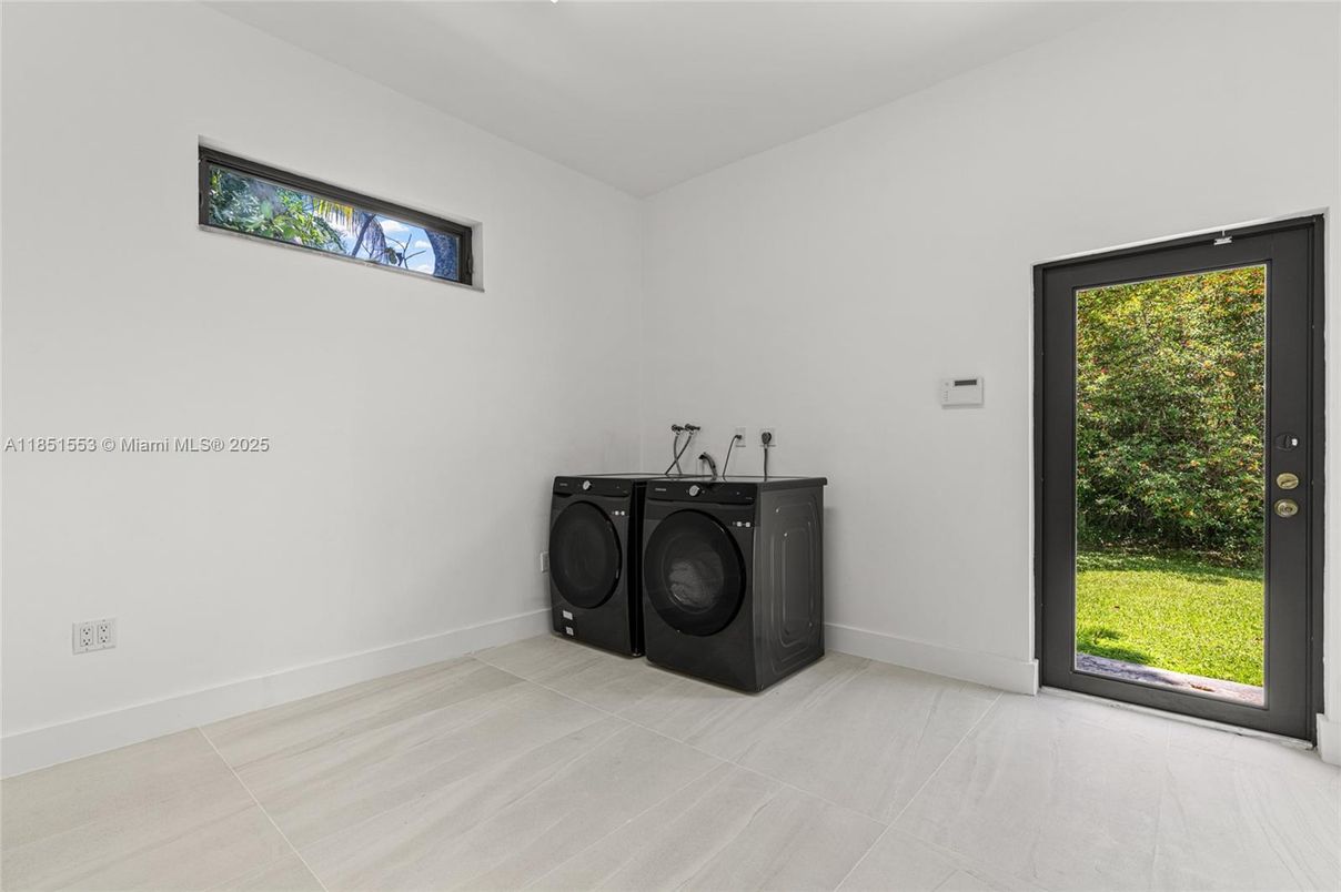 Interior, Washer
