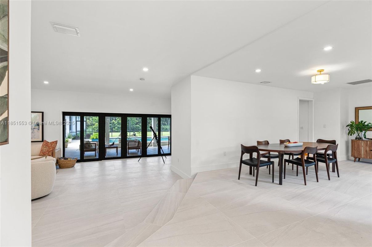 Dining room, Interior, Recessed Lighting