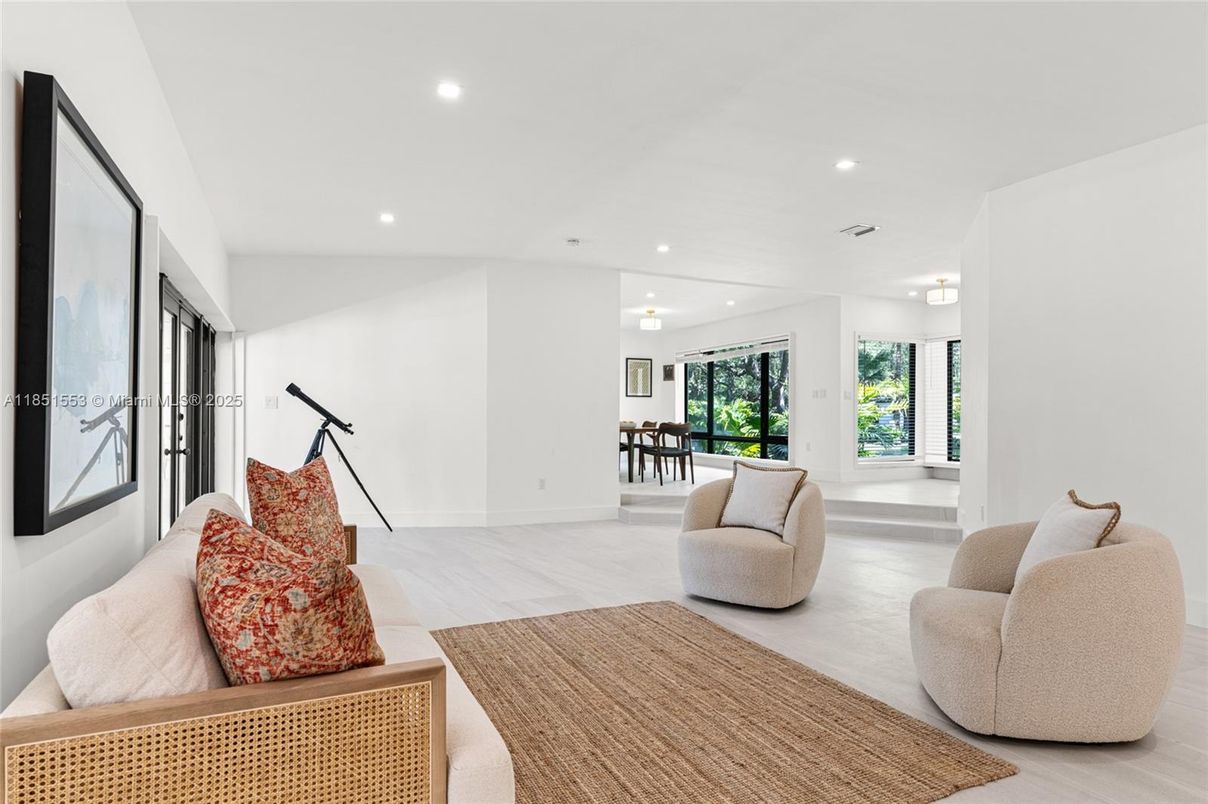 Dining room, Interior, Living room, Recessed Lighting