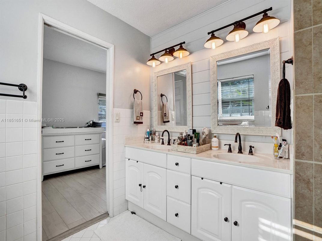 Bathroom, Dual Sink Vanities, Interior