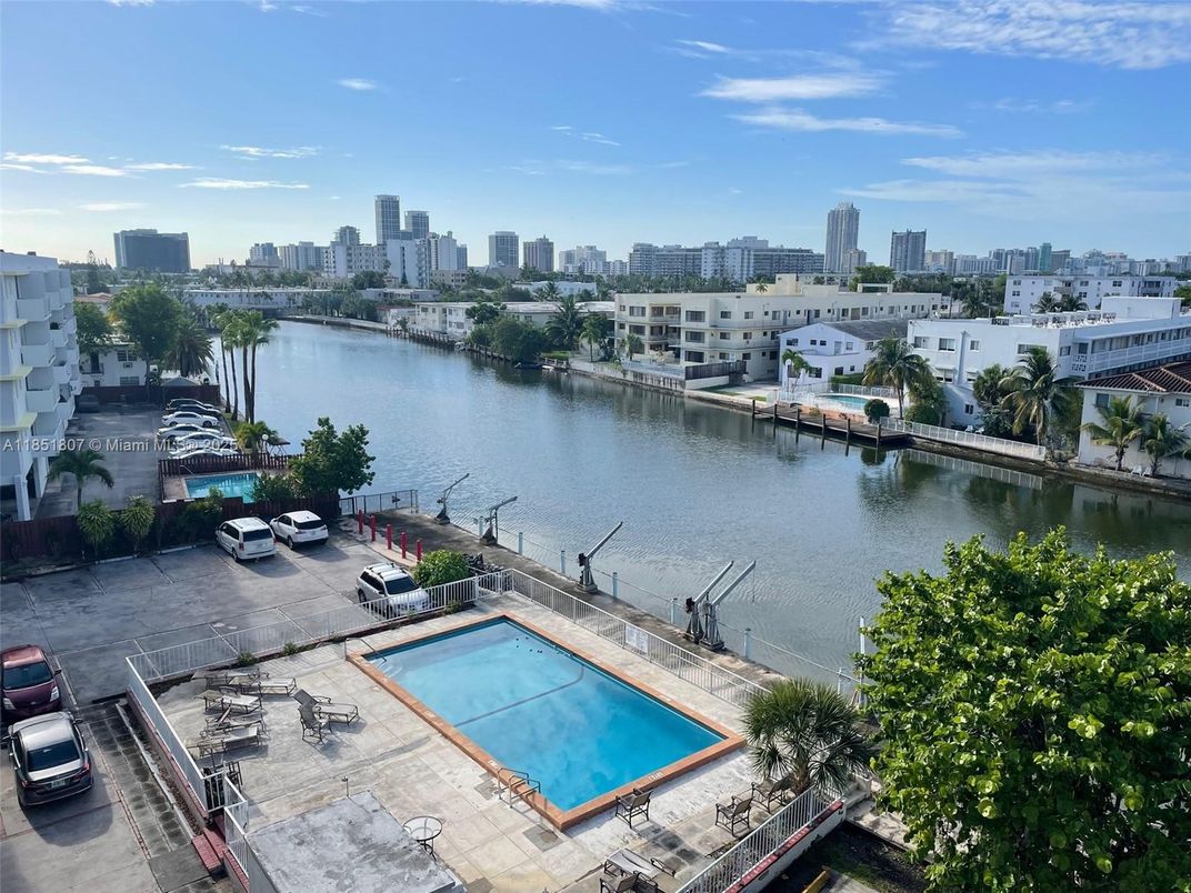 Exterior, Pool, Water