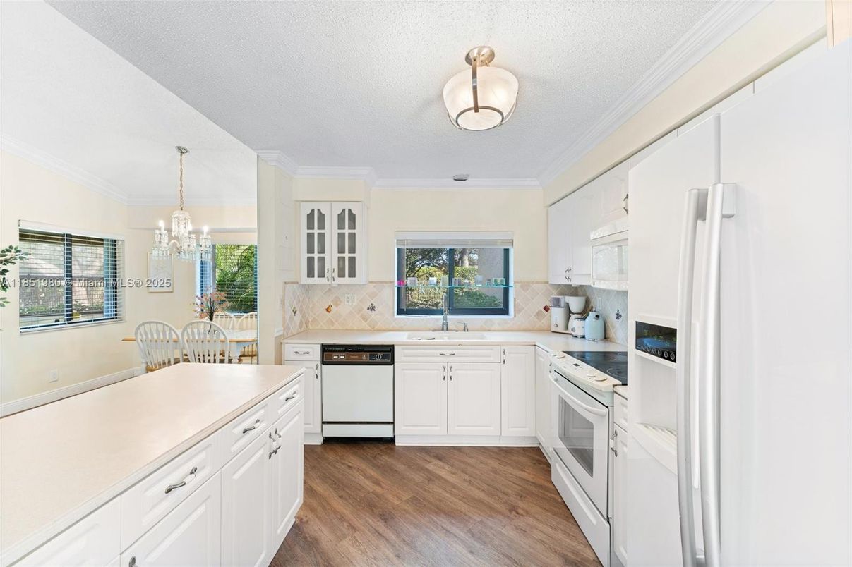 Chandelier, Dining room, Interior, Kitchen, Pendant Lights, Wood Texture Flooring