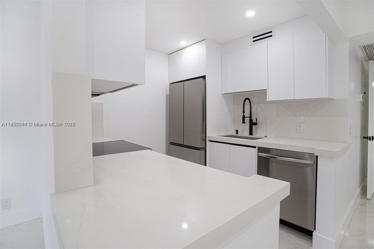 Interior, Kitchen, Marble, Recessed Lighting
