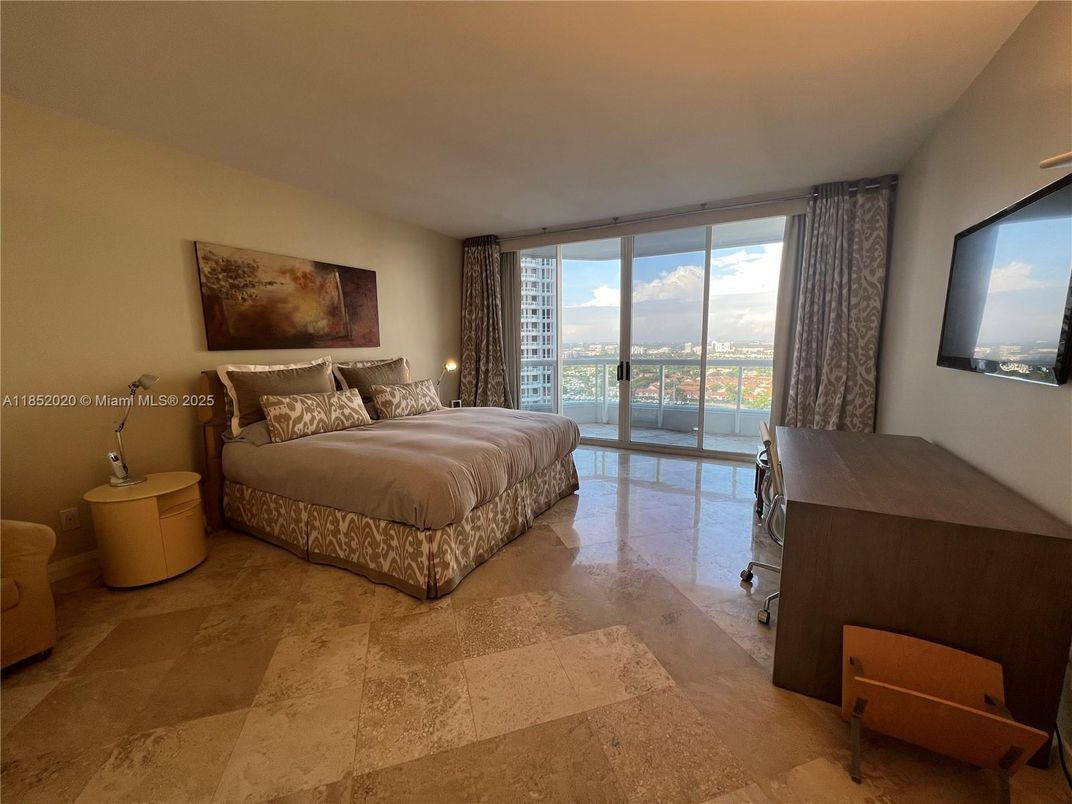 Bedroom, Interior, Water