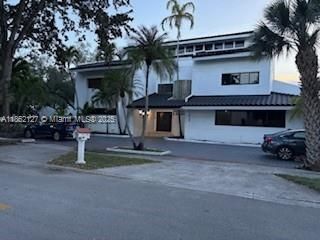 Attached, Exterior, Facade, Modern