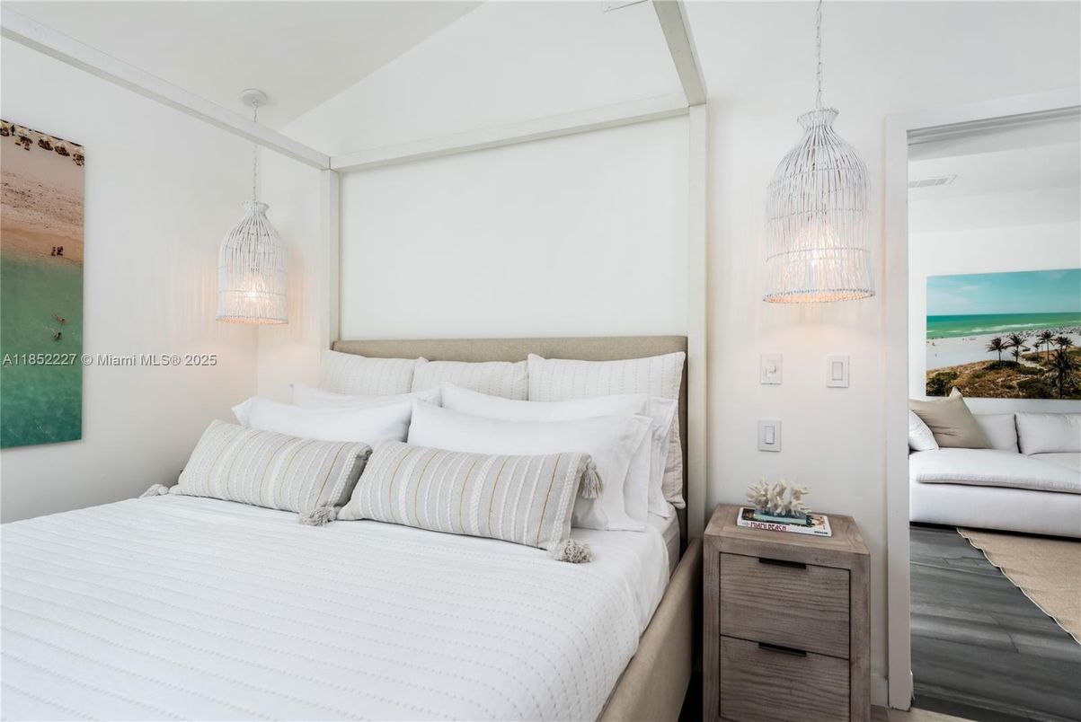Bedroom, Interior, Pendant Lights, Water, Wood Texture Flooring