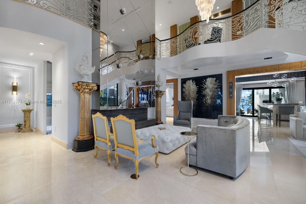 Dining room, Interior, Living room, Pendant Lights, Recessed Lighting