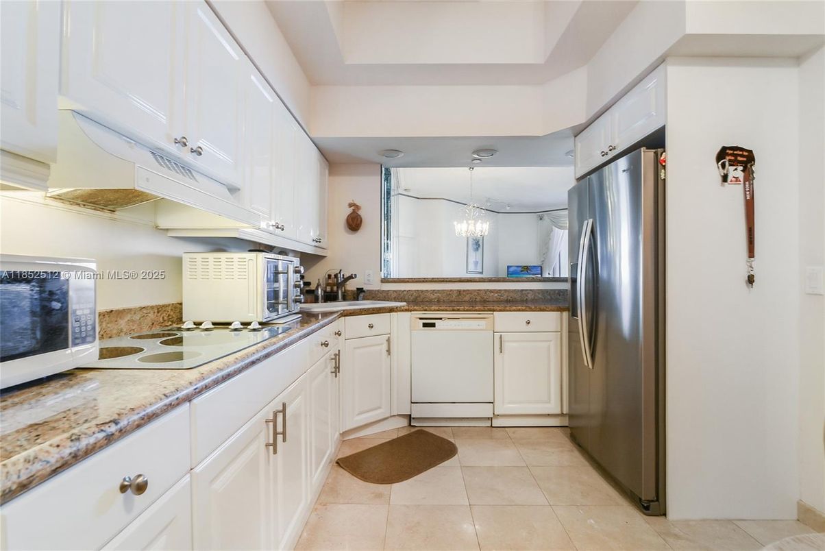 Chandelier, Interior, Kitchen