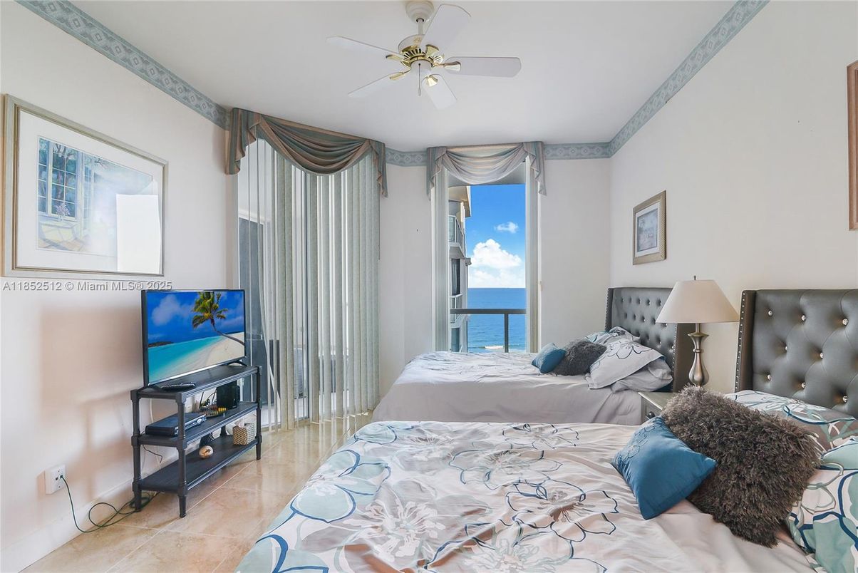 Bedroom, Interior, Water