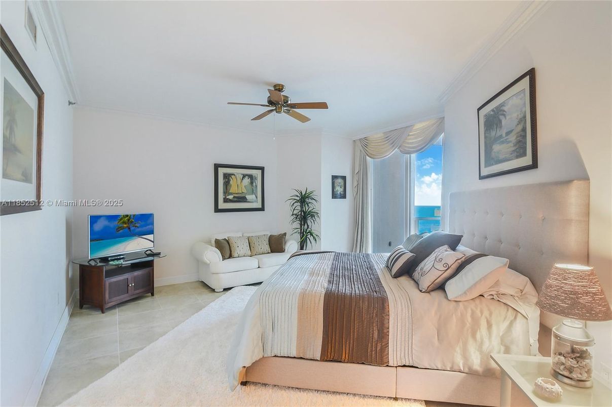 Bedroom, Interior, Water