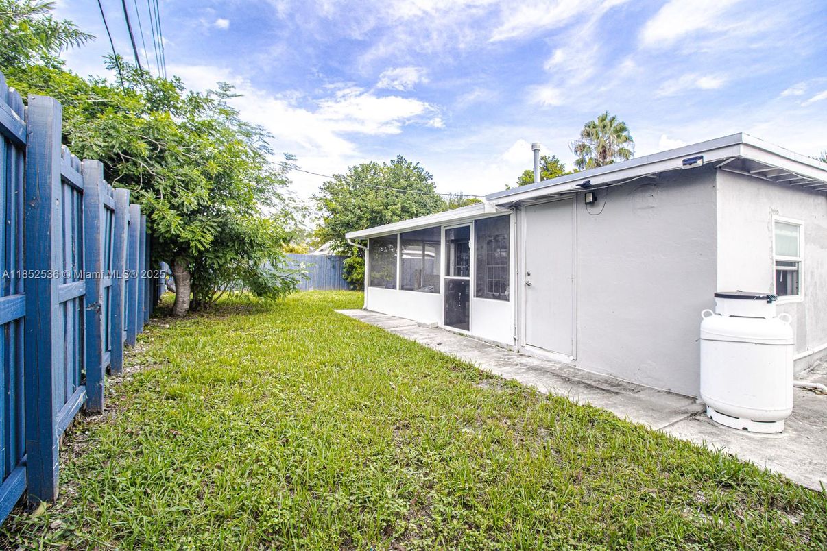 Backyard, Exterior